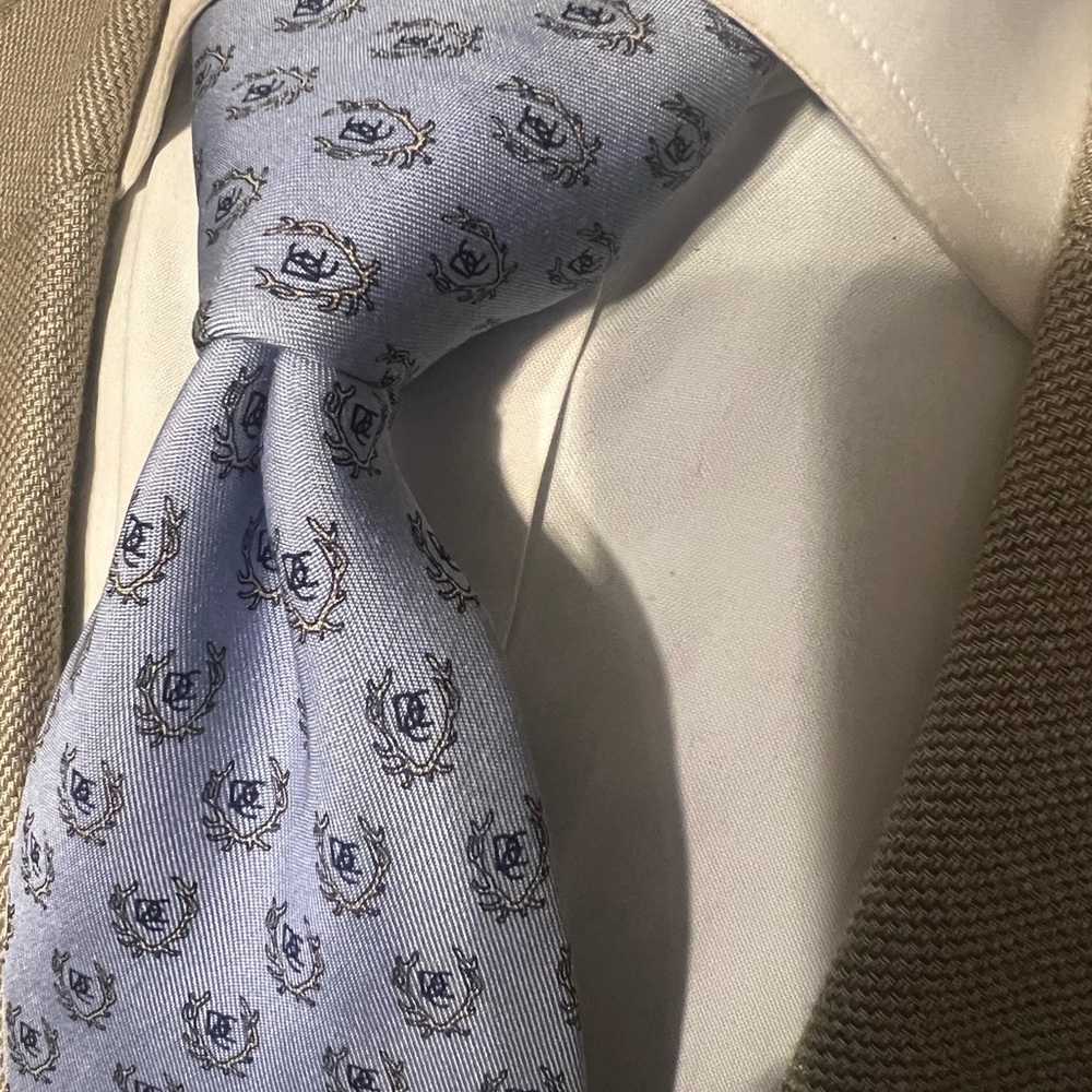 Vineyard Vines Lilac Purple Men’s Silk Tie with Medallion Pattern